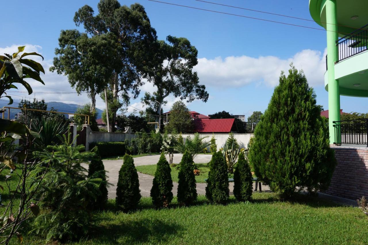 Villa Qero Batumi Exteriör bild