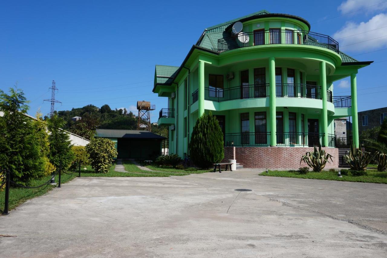Villa Qero Batumi Exteriör bild