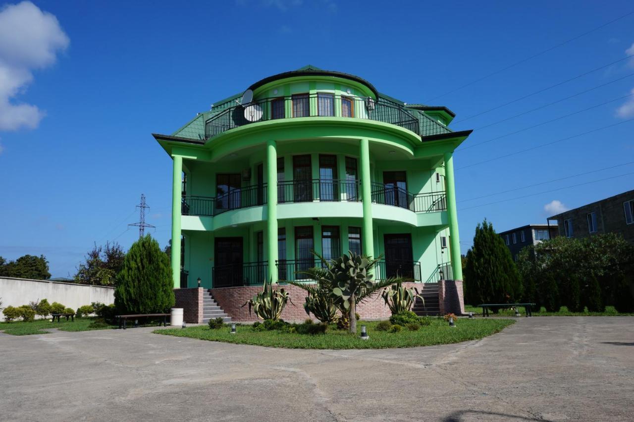 Villa Qero Batumi Exteriör bild