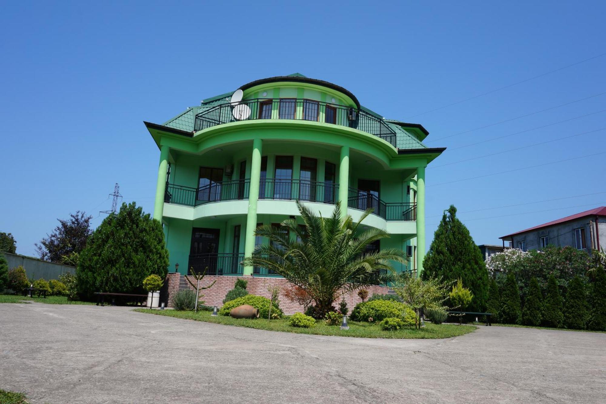 Villa Qero Batumi Exteriör bild