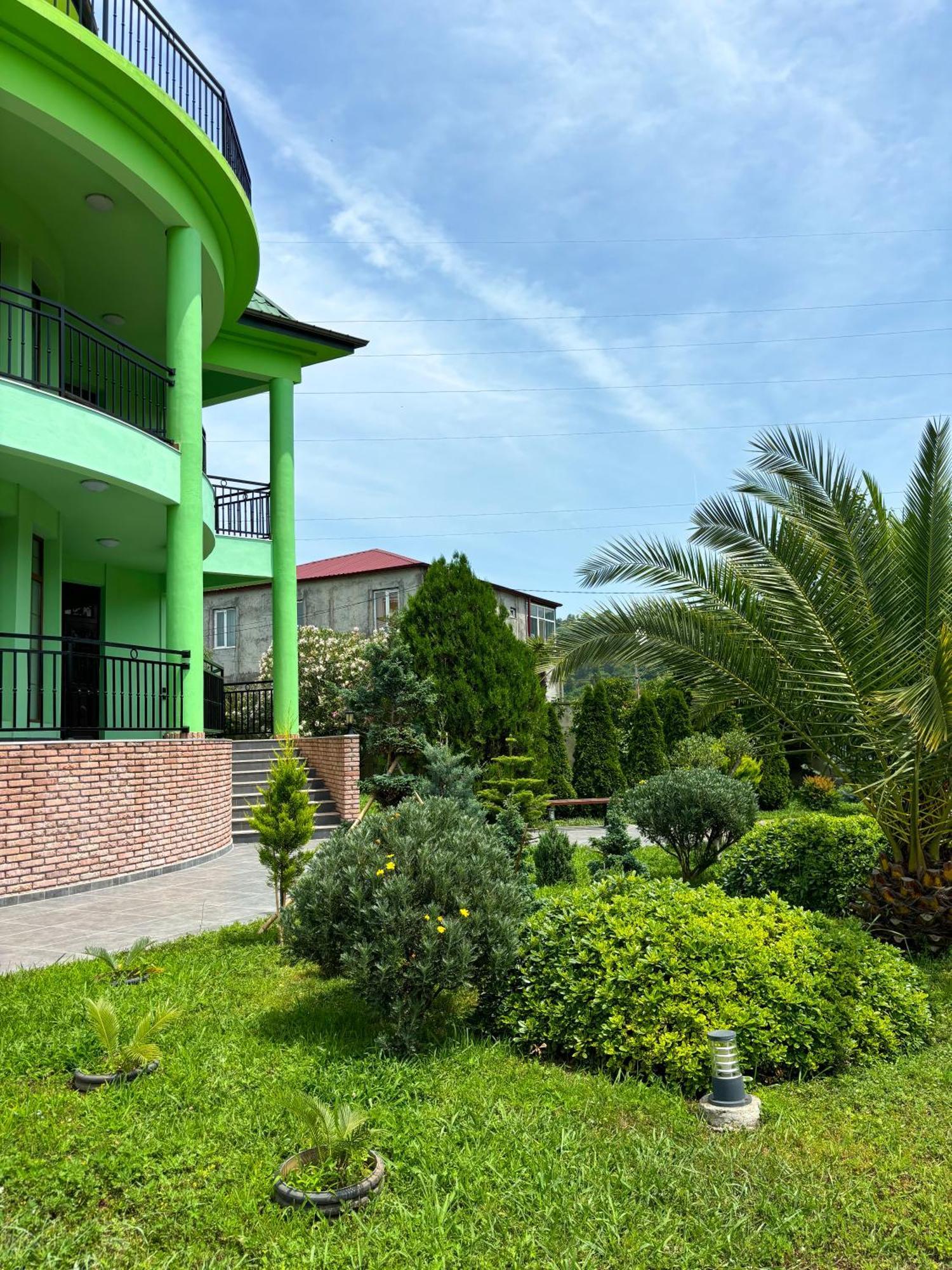 Villa Qero Batumi Exteriör bild