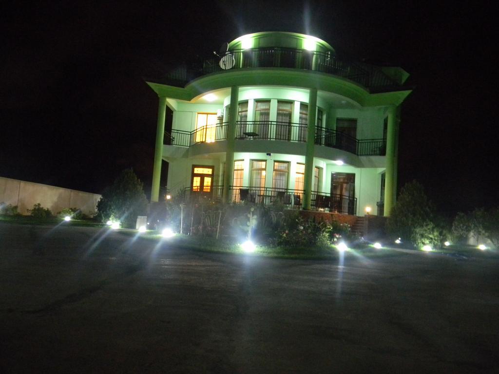Villa Qero Batumi Exteriör bild