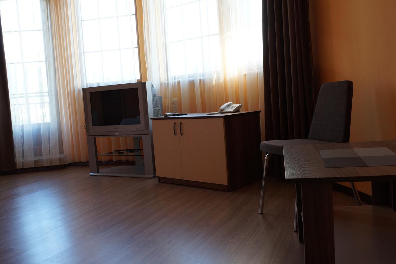 Villa Qero Batumi Exteriör bild