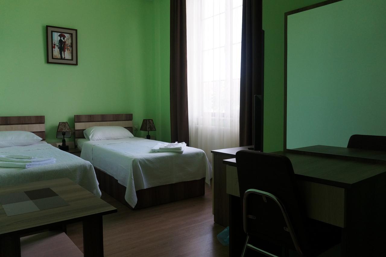 Villa Qero Batumi Exteriör bild
